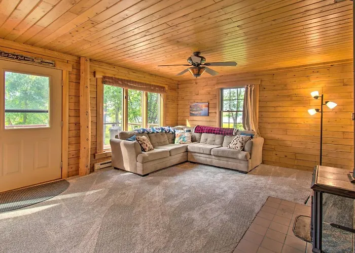 Cozy Riverfront Getaway: Fishing On-site! *