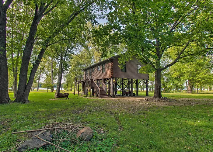 Hébergement de vacances Cozy Riverfront Getaway: Fishing On-site! Lacon